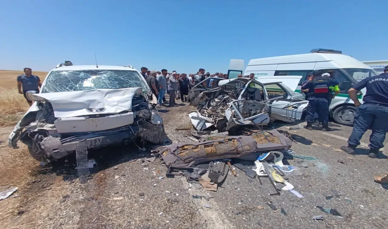 Feci kazada 4 kişi öldü, 1kişi yaralandı