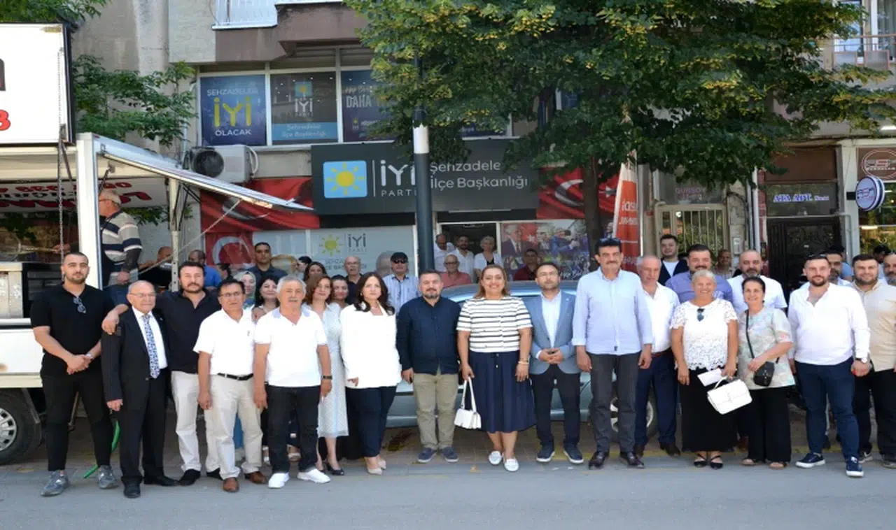 İyi Parti Manisa bayramlaştı 