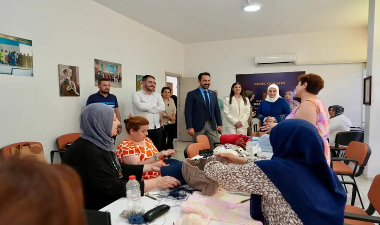 KADEM Manisa’yı ziyaret eden Arınç: Kadının toplumun her alanında varlığı güçlenmeli