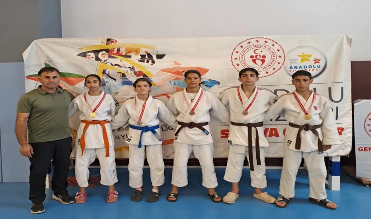 Manisa 45 Spor Kulübü’nden Judoda Büyük Başarı: 6 Madalya ile Döndüler