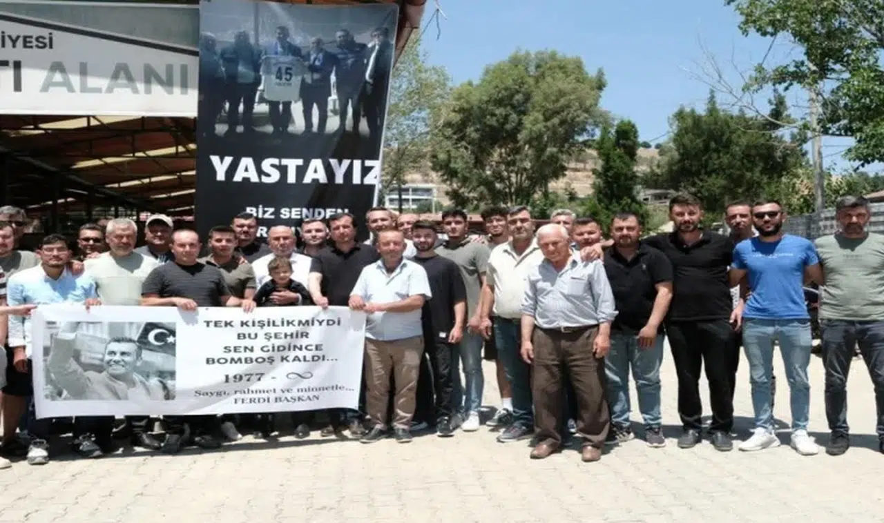 Merhum başkan için mevlit yemeği verildi