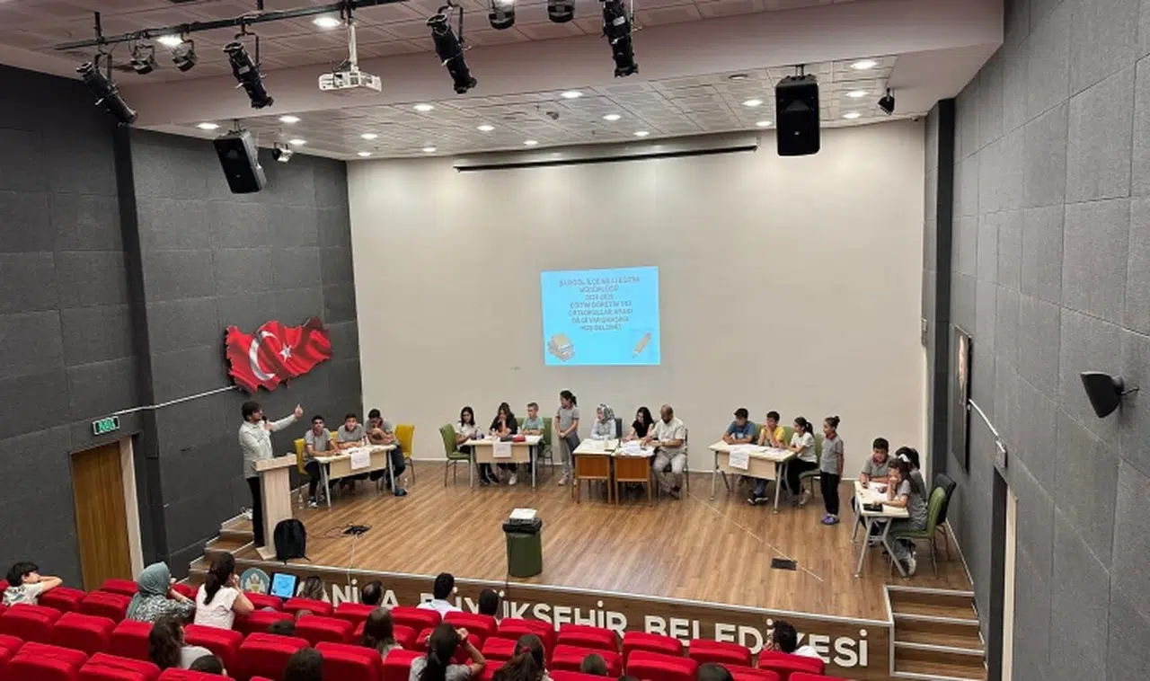 Öğrenciler bilgi yarışmasında ter döktü