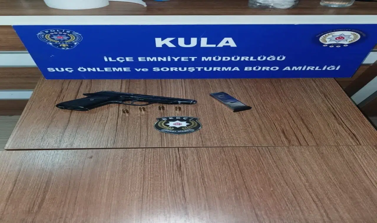 Ruhsatsız ses tabancası taşıyan şahsa ceza yağdı