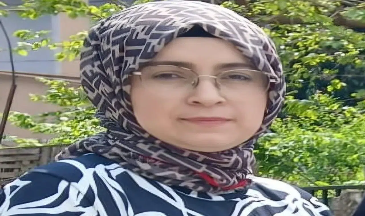 Talihsiz kadın traktörden düşerek can verdi