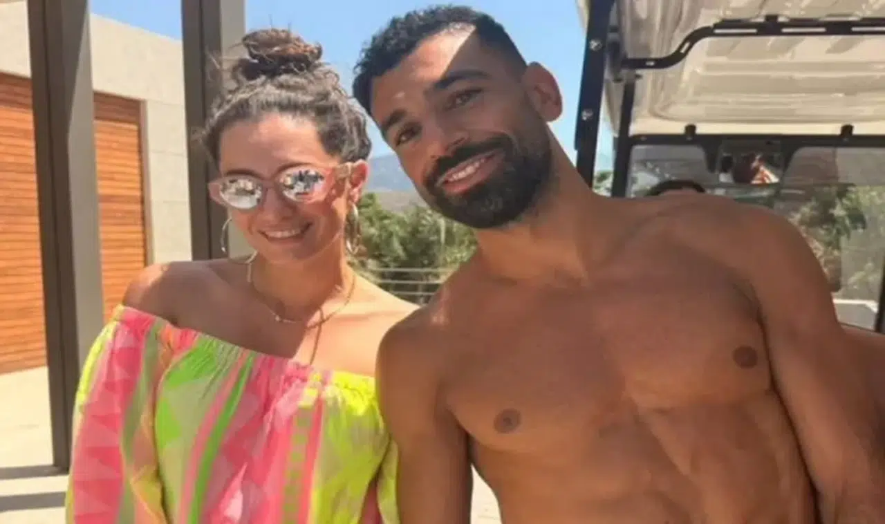Ünlü oyuncu dünyaca ünlü futbolcu Salah ile fotoğrafını paylaştı