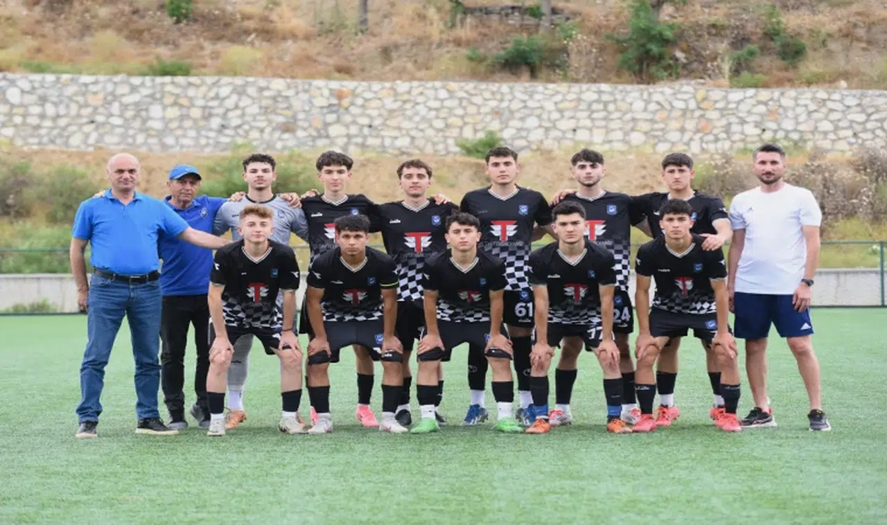YUNUSEMRE'NİN U17'LERİ TÜRKİYE ŞAMPİYONASI'NA KATILACAK