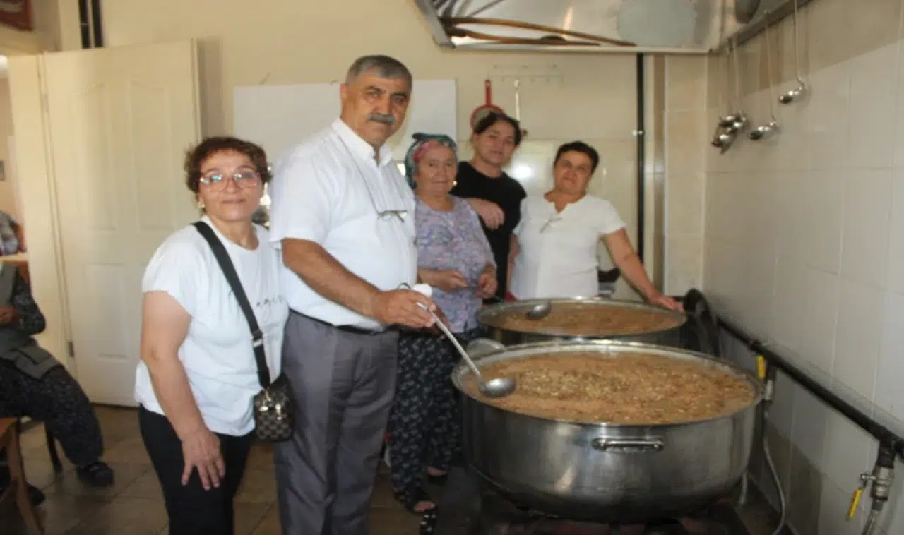 Alevi Kültür Derneği‘nden aşure hayrı