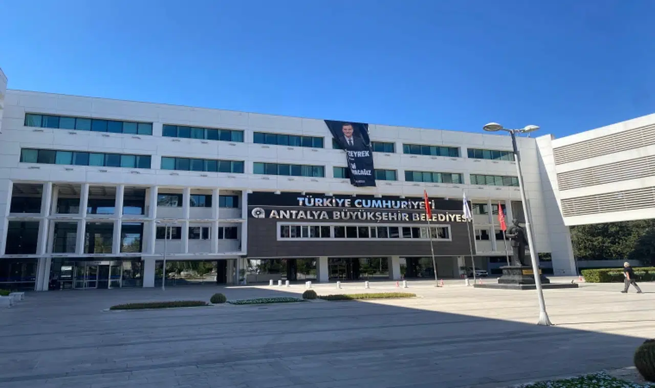 Antalya Büyükşehir Belediye Başkanı gözaltına alındı