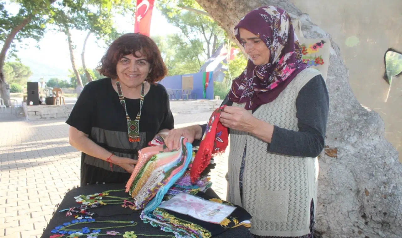 El emeği göz nuru ürünlere turistlerden büyük ilgi