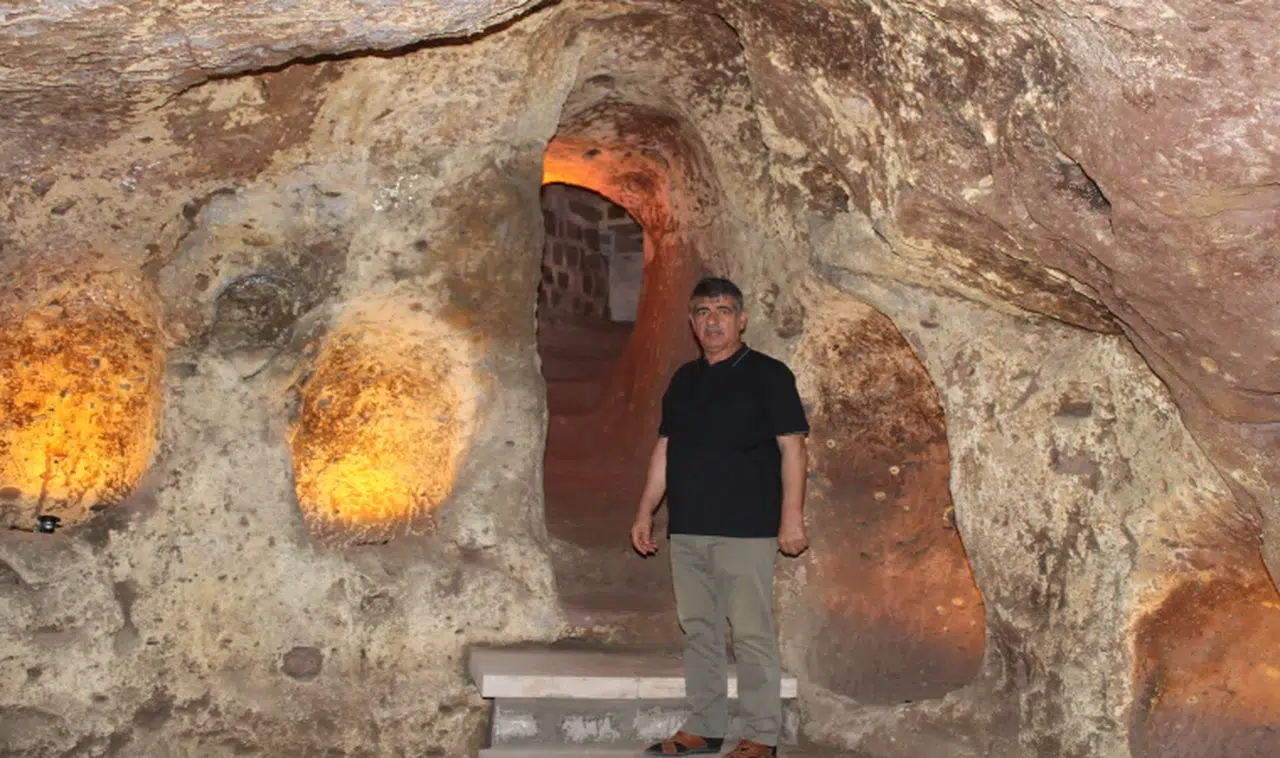 Evinin altında yer altı şehri buldu