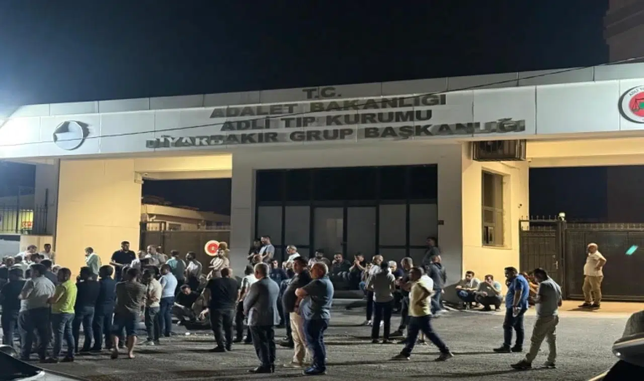 Husumetliler arasında çıkan kavgada kan aktı