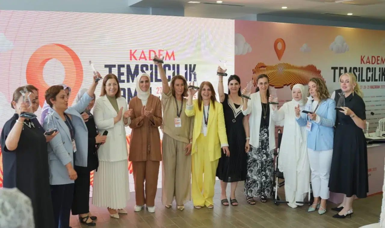 KADEM Manisa Temsilciliği'ne ödül
