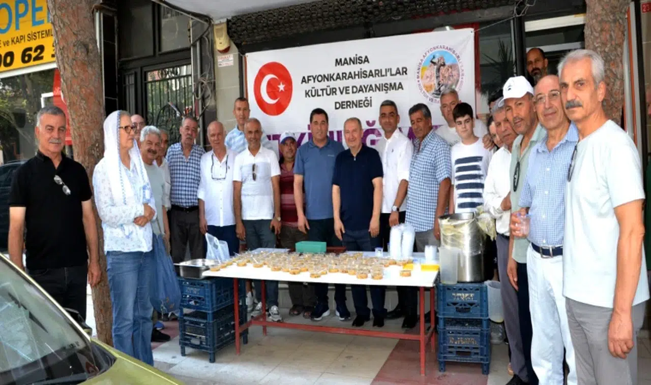 Manisa Afyonkarahisarlılar Derneği’nden aşure hayrı 