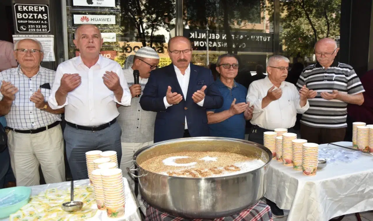 Manisa Esnaf ve Sanatkarlar Odası’ndan geleneksel aşure hayrı