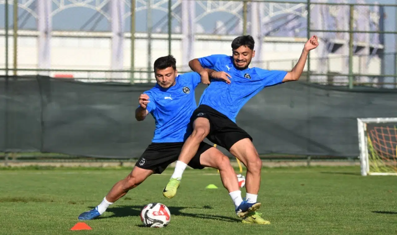 Manisa FK Afyonkarahisar kampını sürdürüyor