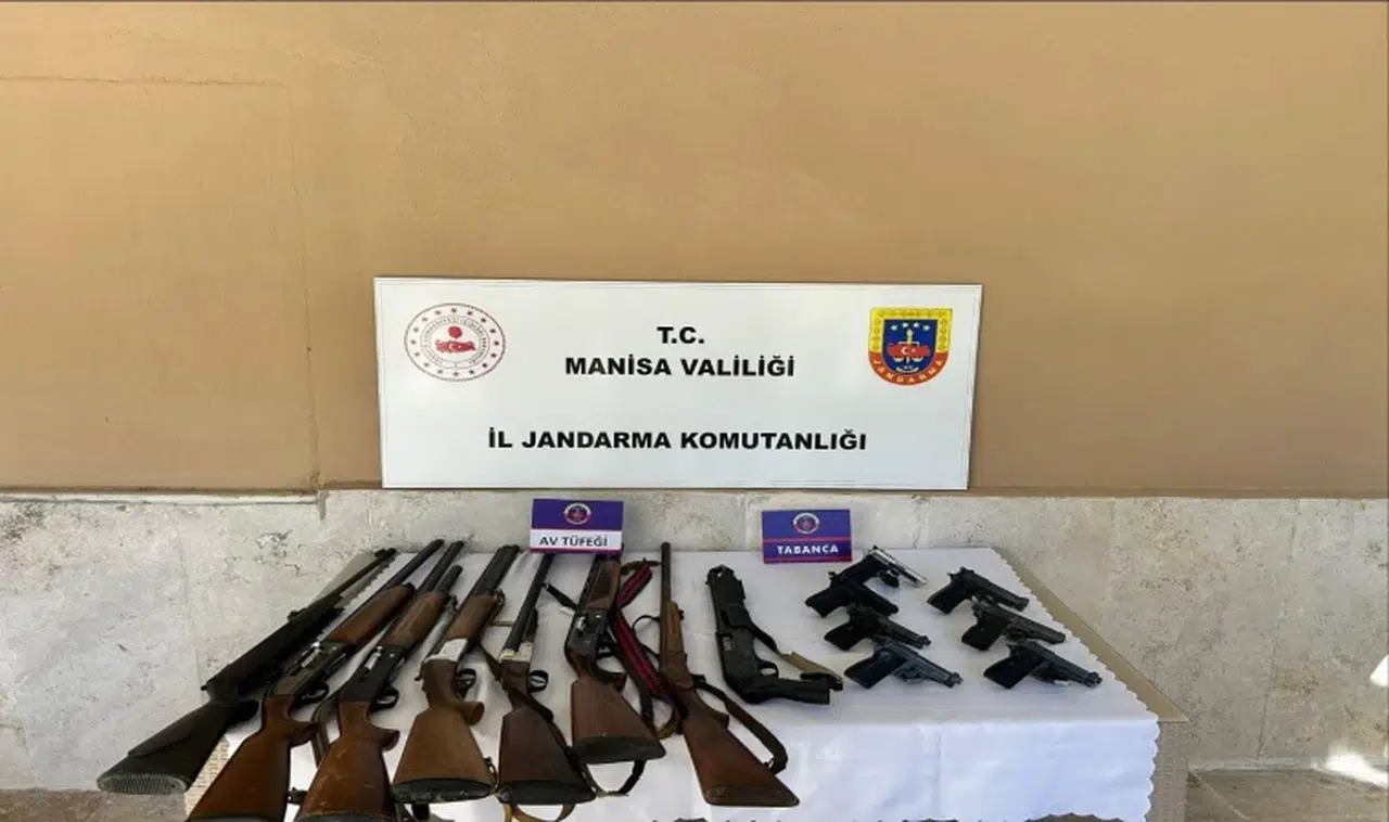 Manisa Jandarmadan 9 ayrı adrese operasyon 