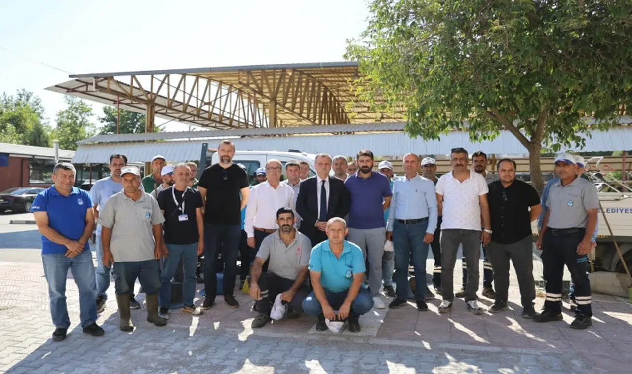Manisa'da onarım ve temizlik çalışmaları devam ediyor
