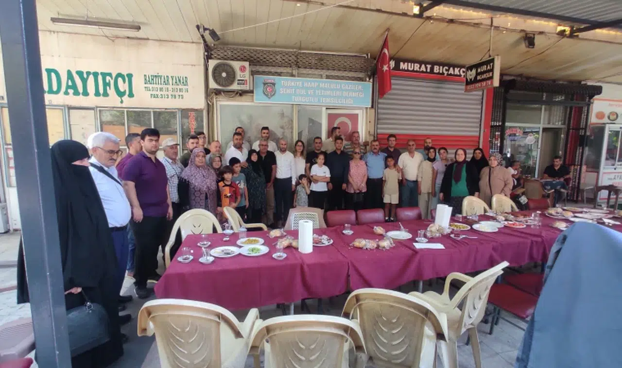 Manisa'da şehit aileleri ve gaziler kahvaltı buluştu