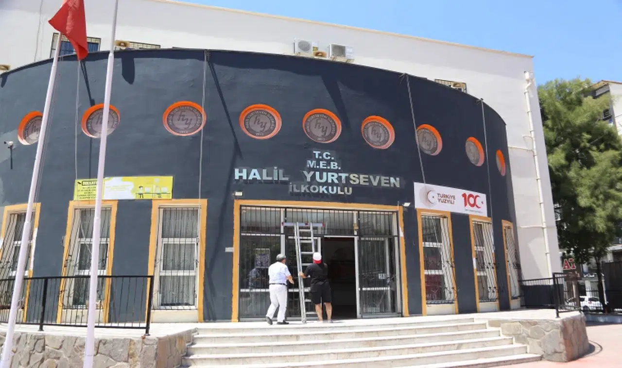 Öğretmen ve veliler el ele verdi okullarını yeniliyor