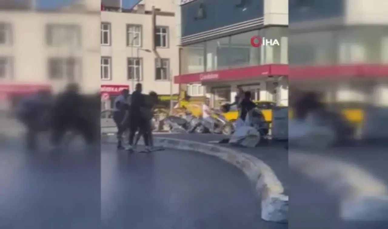 Önce laf attı ardından dayak