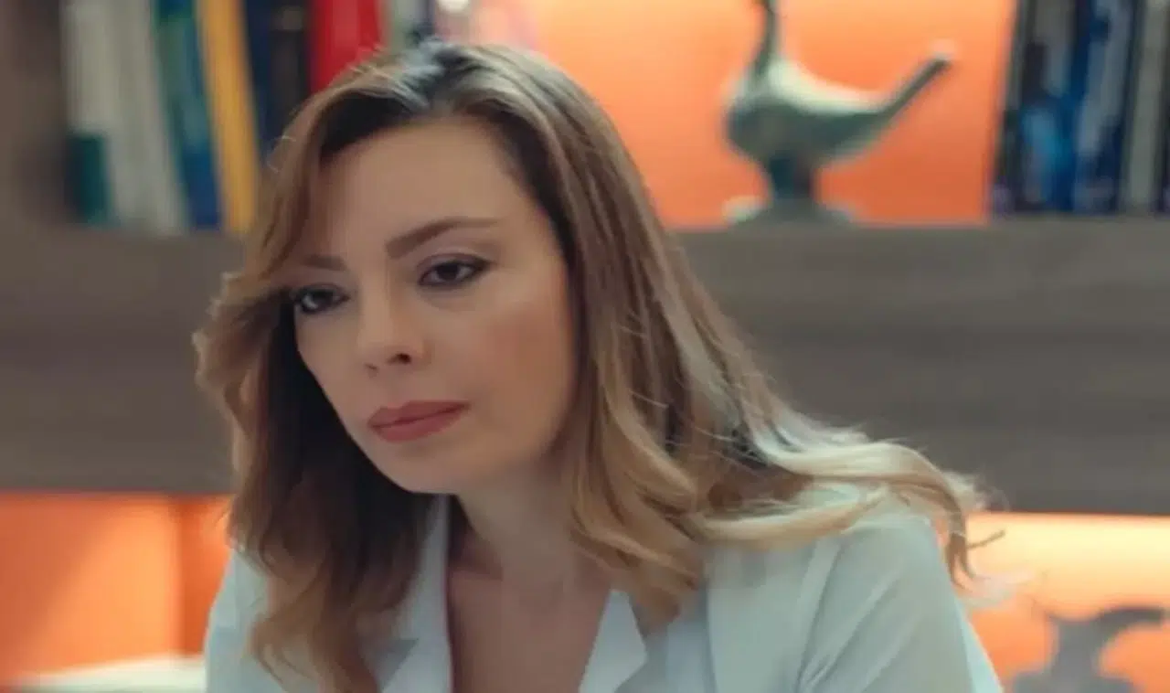 Özge Özder'den radikal imaj değişikliği