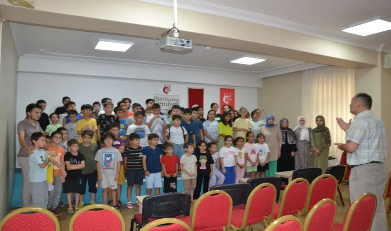 Salavat getirerek Leman Dergisine sert tepki gösterdiler