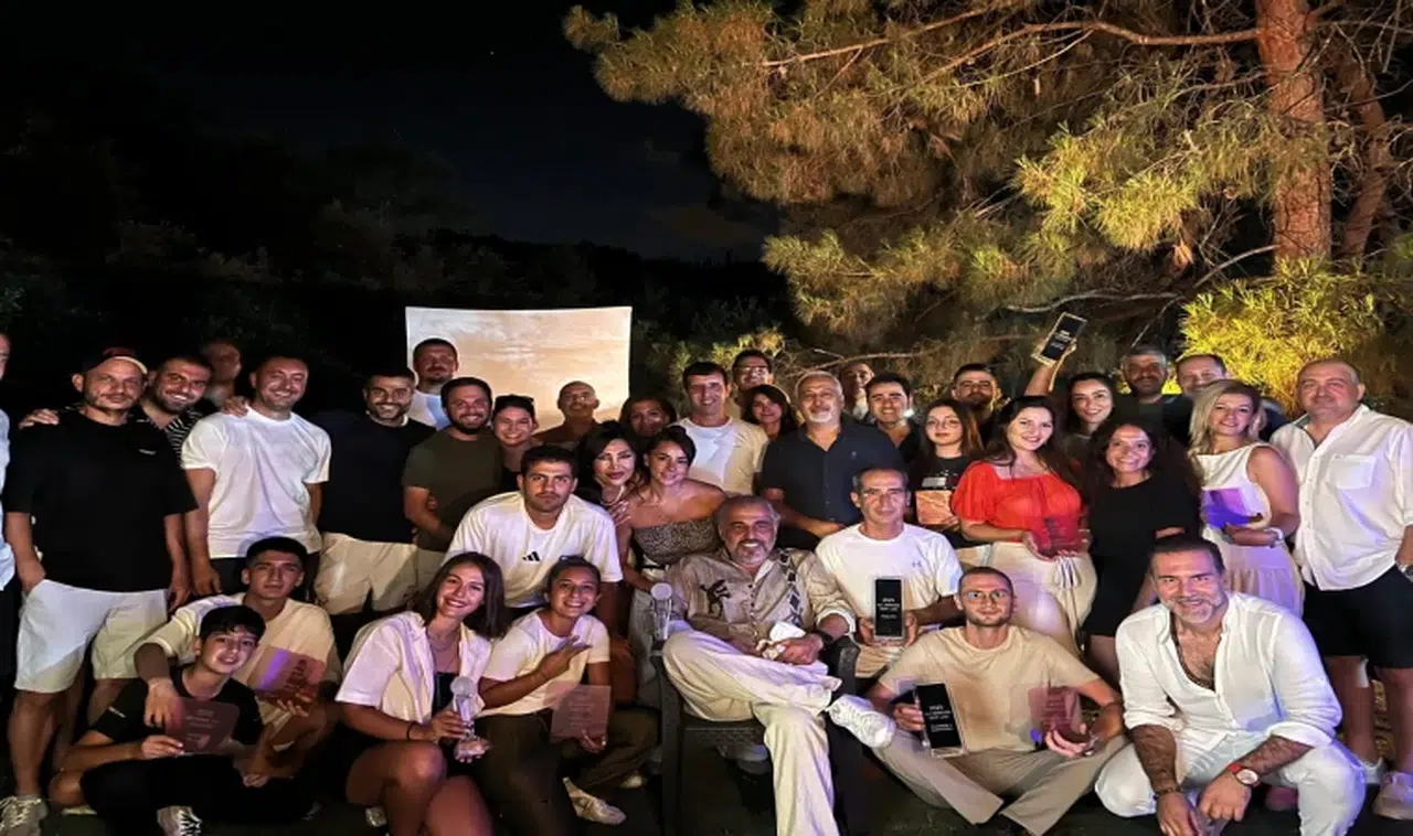 Salihli'de tenis şampiyonları belli oldu