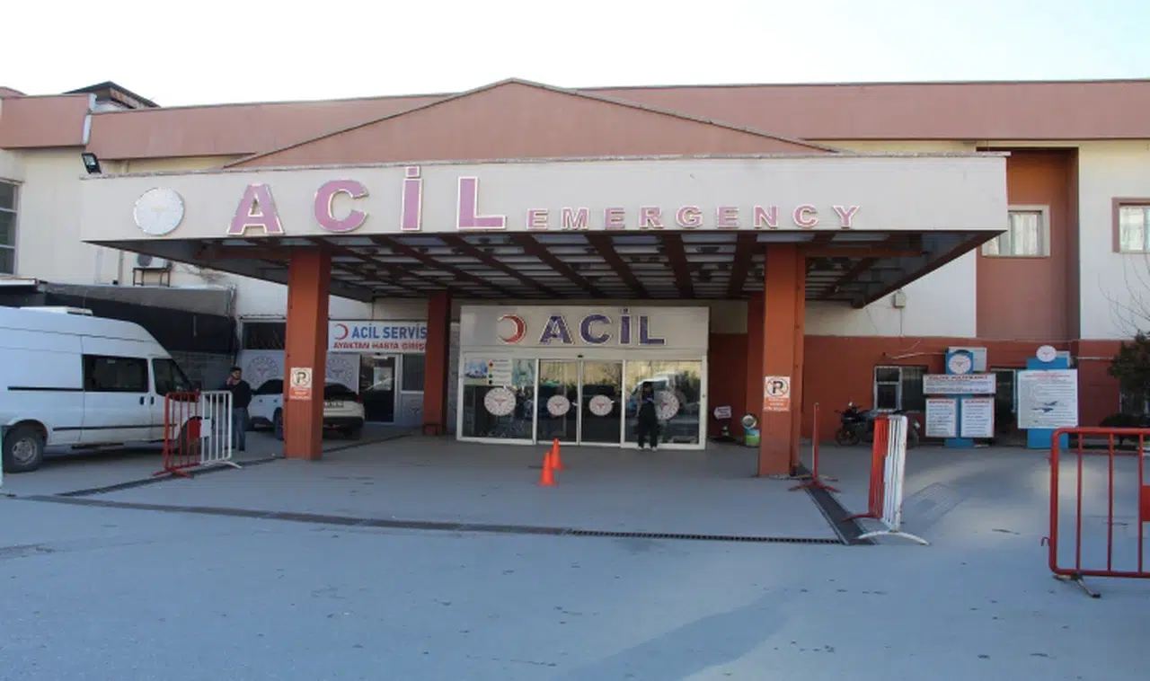 Yaşlı kadın üvey oğlu tarafından darp edildi