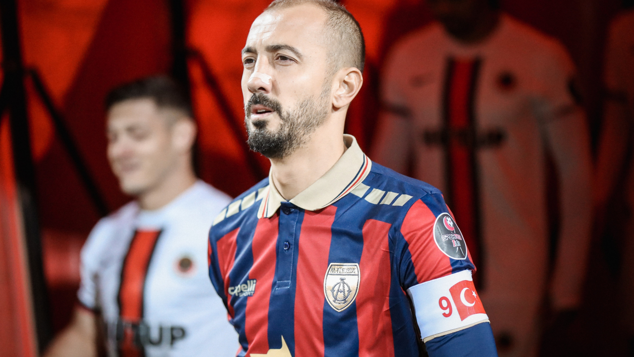 Ahmet İlhan Özek'in Altınordu ile yolları ayrıldı