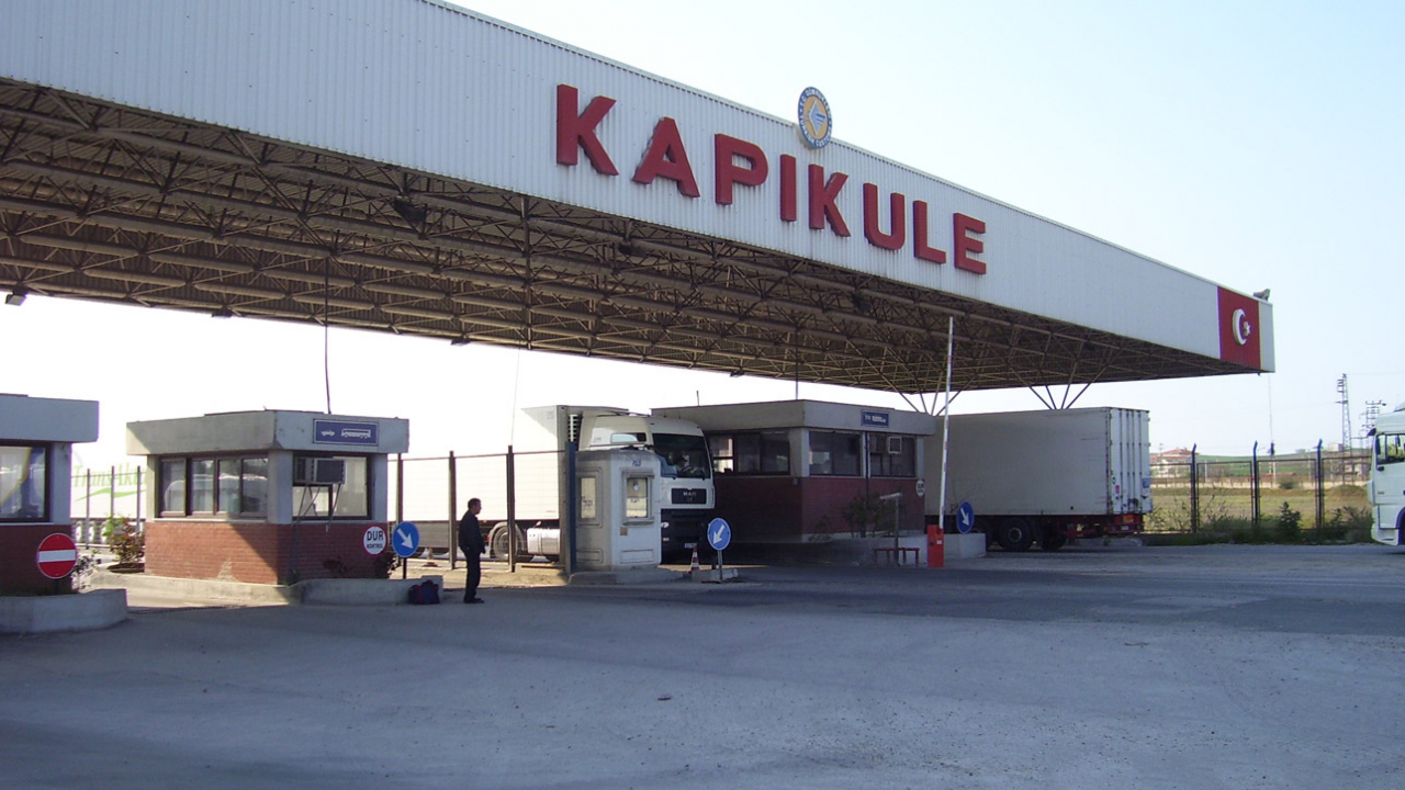 Akın Akın geliyorlar: Kapıkule'de gurbetçi yoğunluğu