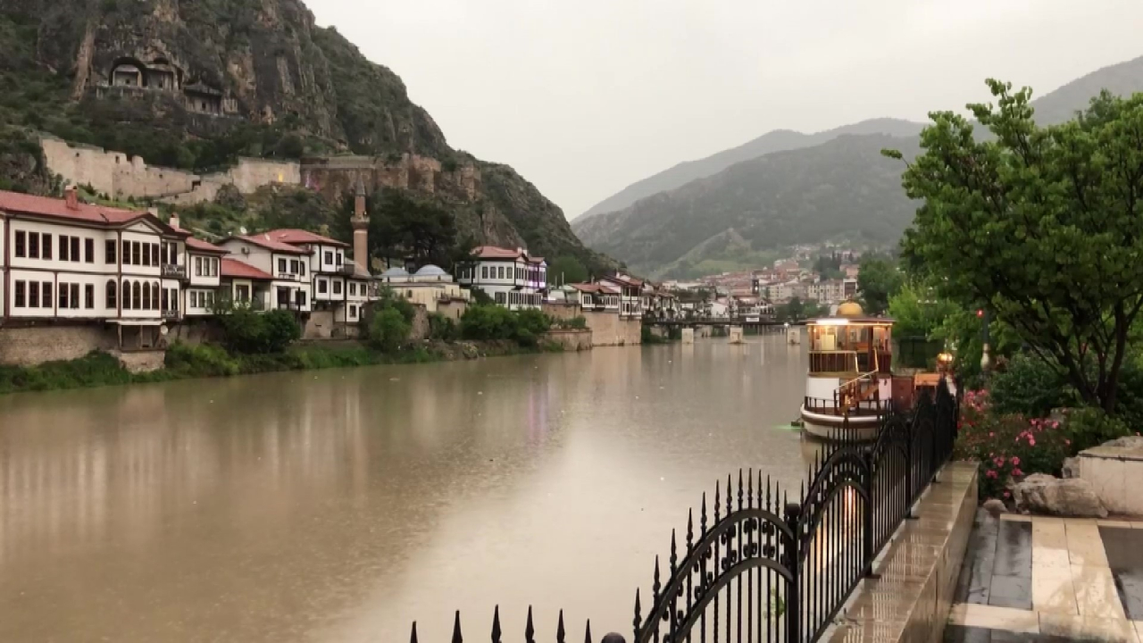 Amasya'da oluşan hortum böyle görüntülendi