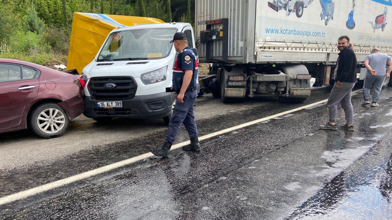 Bir ailenin öldüğü rampada zincirleme trafik kazası!