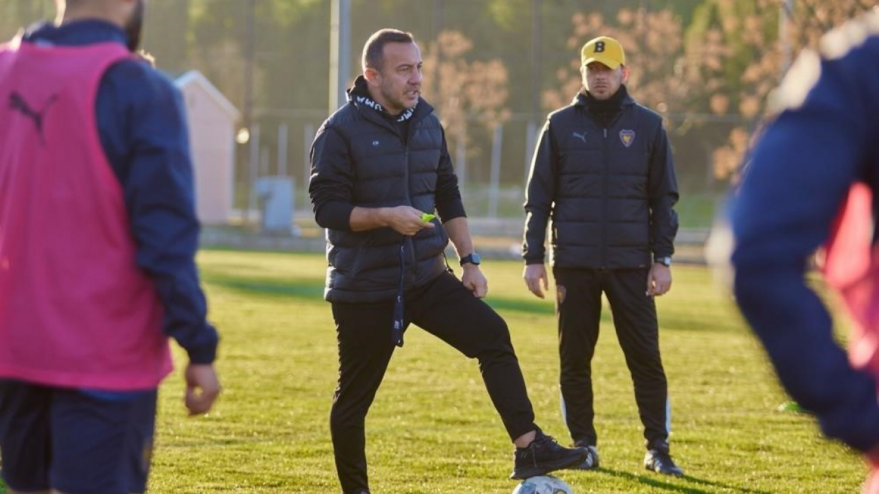 Bucaspor 1928'de Sait Karafırtınalar, Cüneyt Dumlupınar'ı geride bıraktı