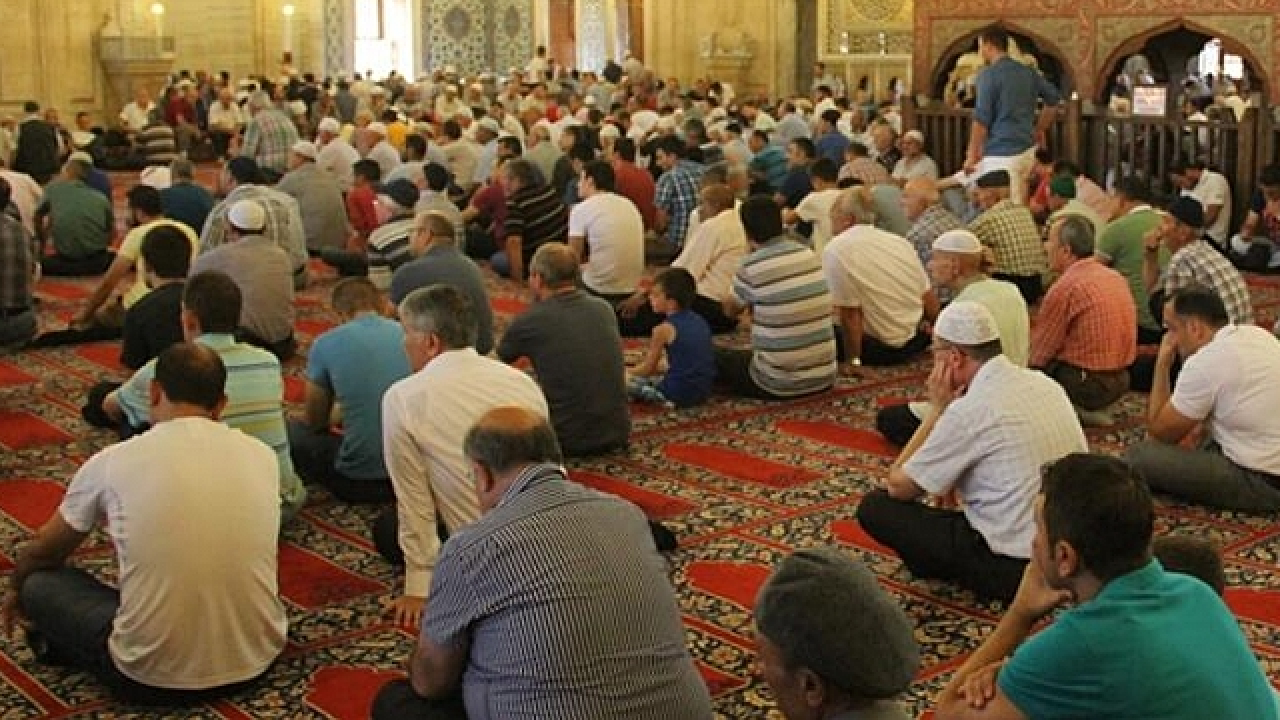 Diyanet'ten "mütevazı düğün" hutbesi