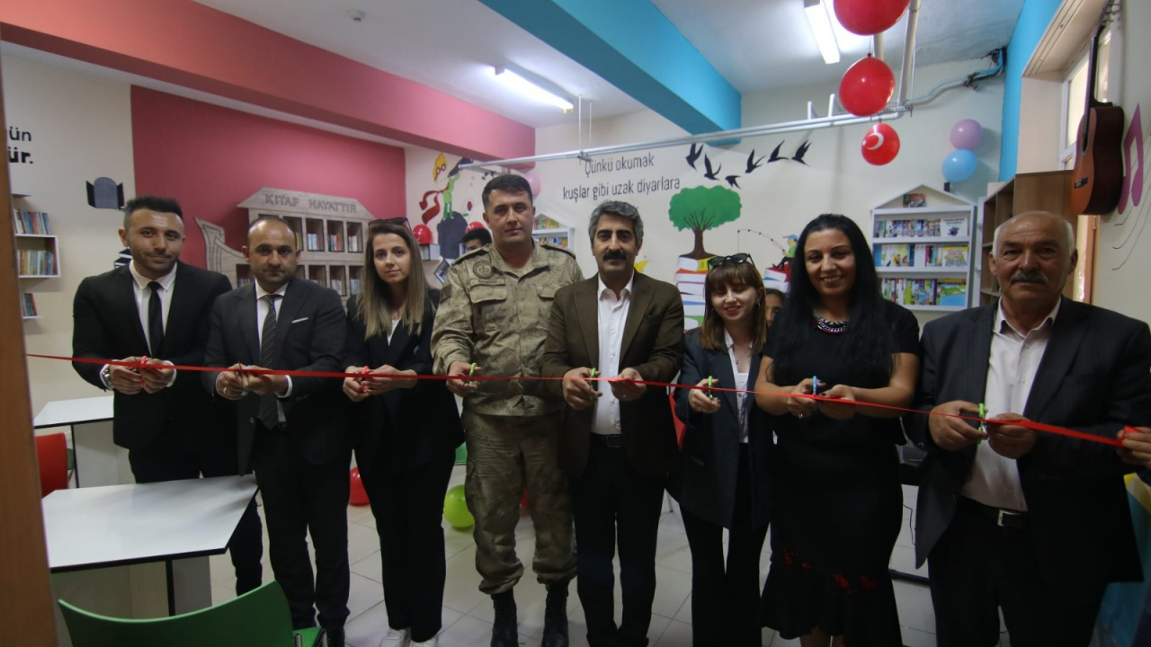 Gönül öğretmenden 7 yılda 14 kütüphane 