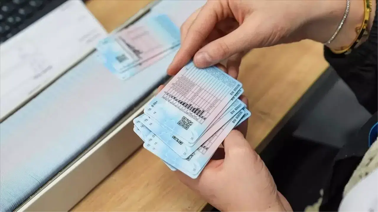 Ehliyetini Yenilemeyenlere Kötü Haber: Son Tarih Açıklandı, Ceza Kapıda