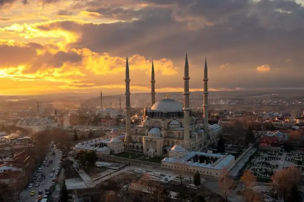 Mevlid Kandili Orucu Kaç Gün Tutulur, Hangi Gün Tutulmalı? 2025 Mevlid Oruç Rehberi