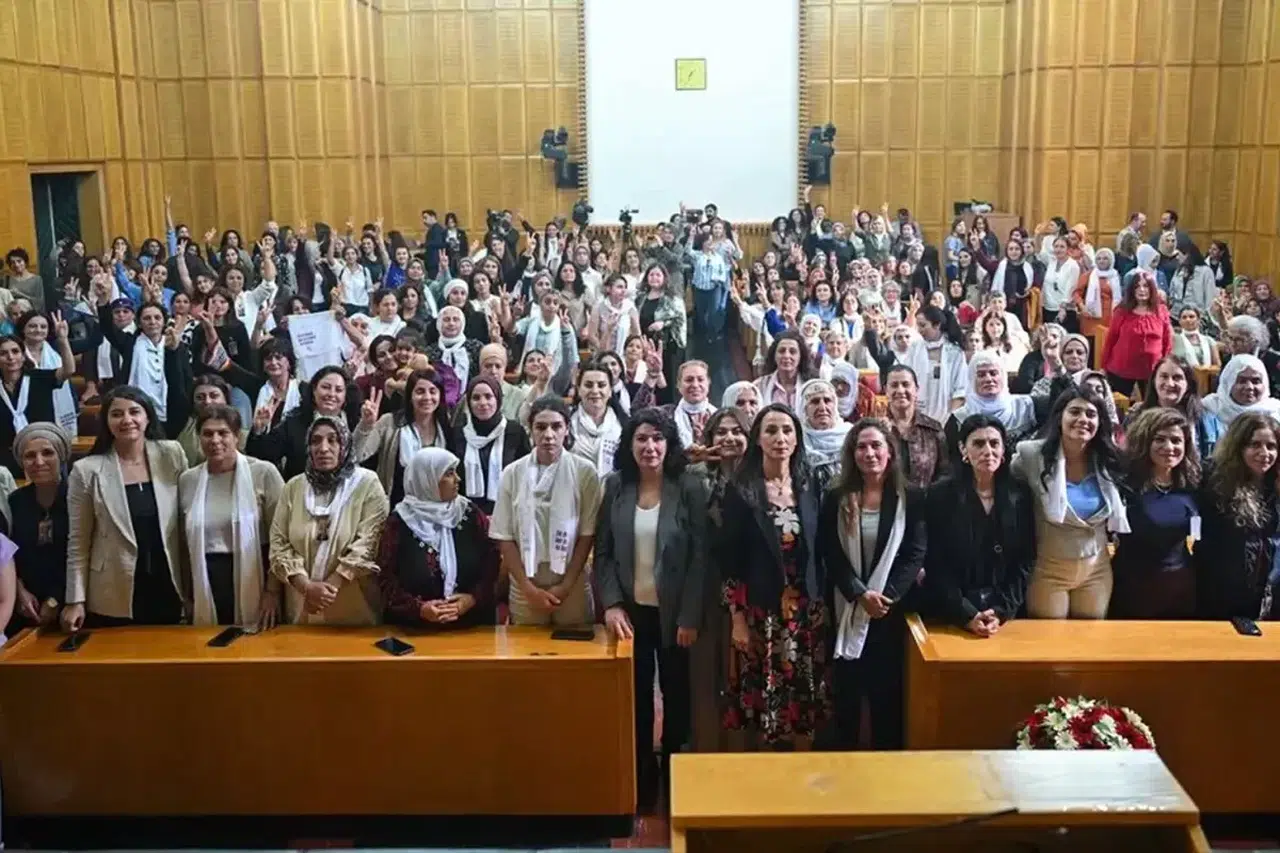 Mecliste atılan o slogana barolardan ortak tepki