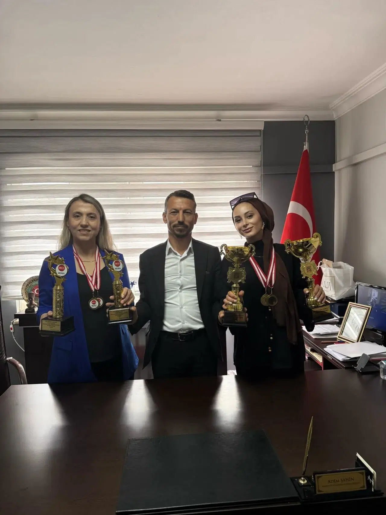 Manisalı kuaförlerden büyük başarı