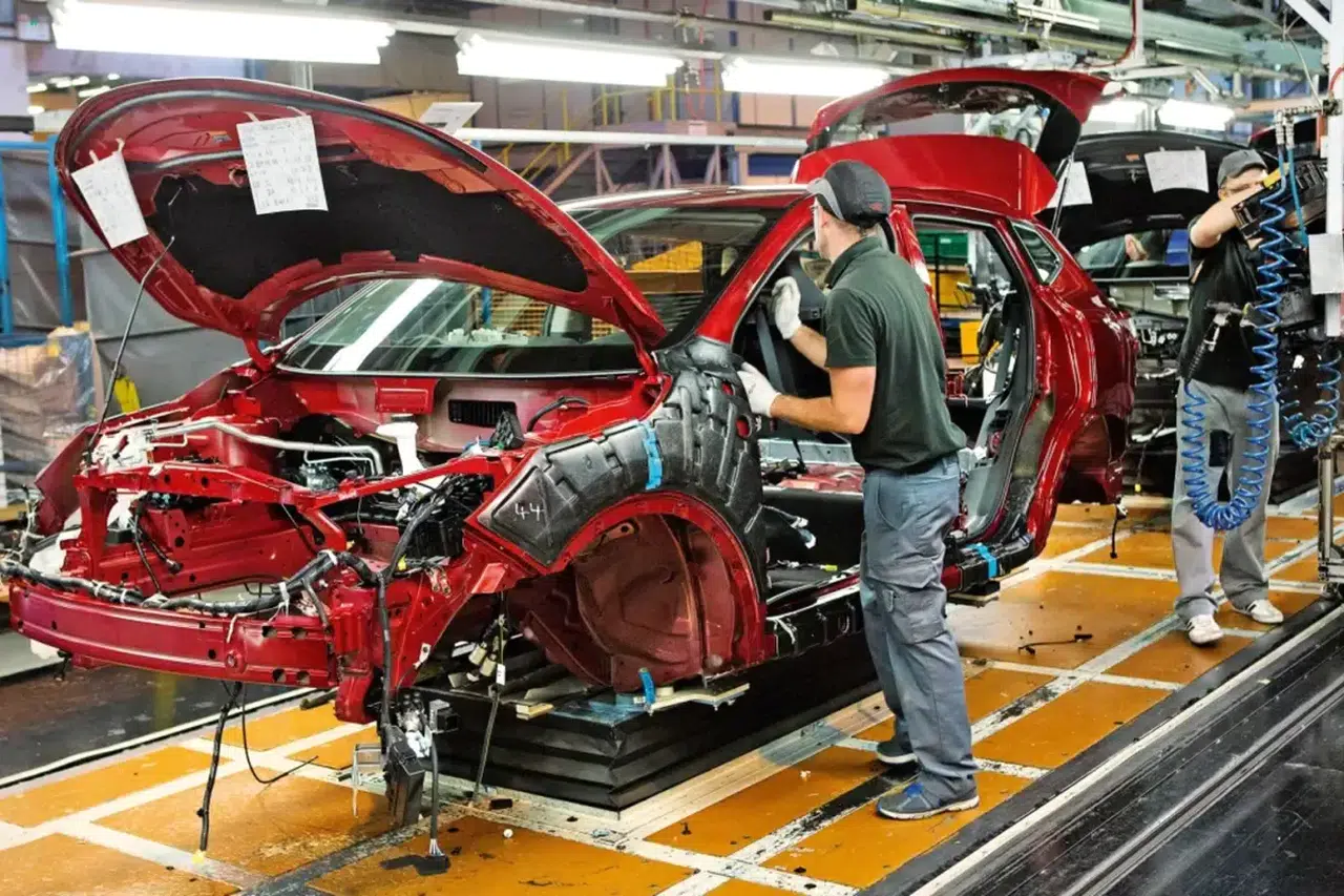 Otomotiv devi fabrikalarını kapatıyor