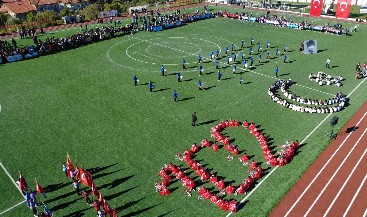 İlçelerde coşkulu 29 Ekim Cumhuriyet Bayramı kutlaması