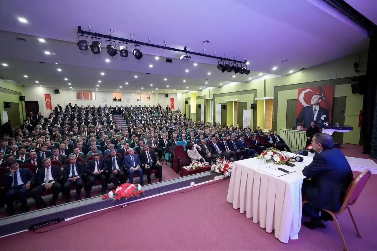 MANİSA’DAN İLÇE MİLLİ EĞİTİM MÜDÜRLERİ TOPLANTIYA KATILDI