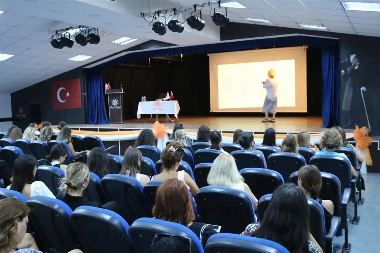 Kasım 2025 Öğretmen Seminerleri Online mı, Yüz Yüze mi Yapılacak?