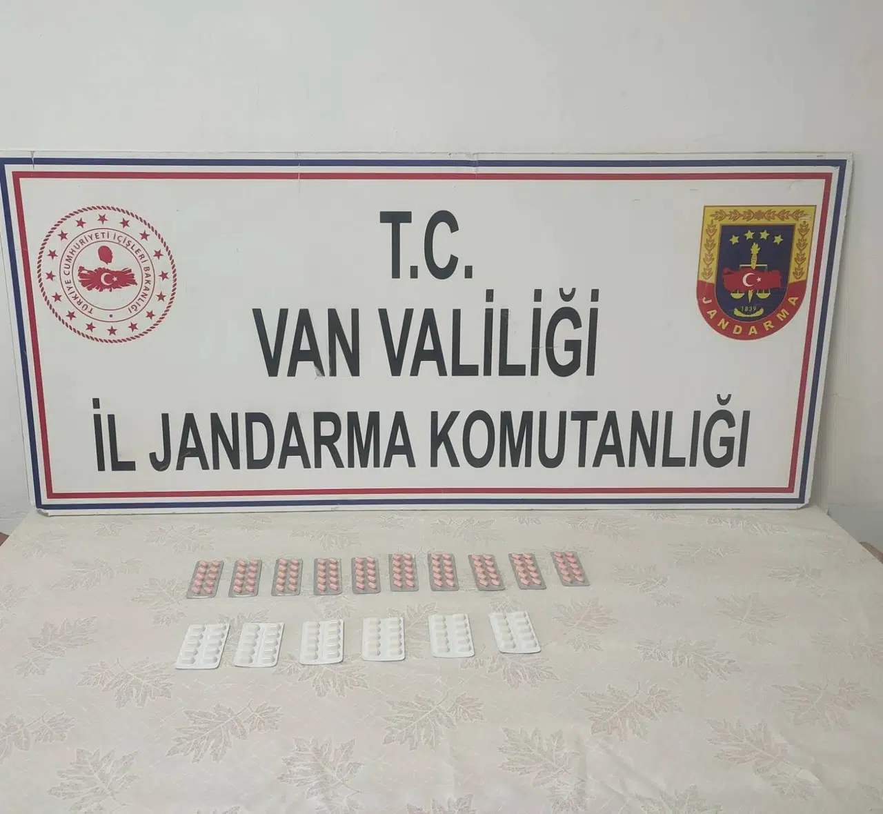Yabancı uyruklu şahsın sürdüğü araçtan bakın ne çıktı