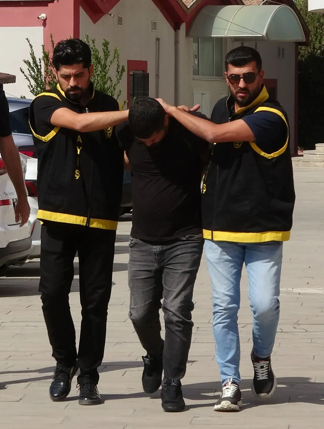 Sokak ortasında kanlı hesaplaşma: Eski sevgili öldü!