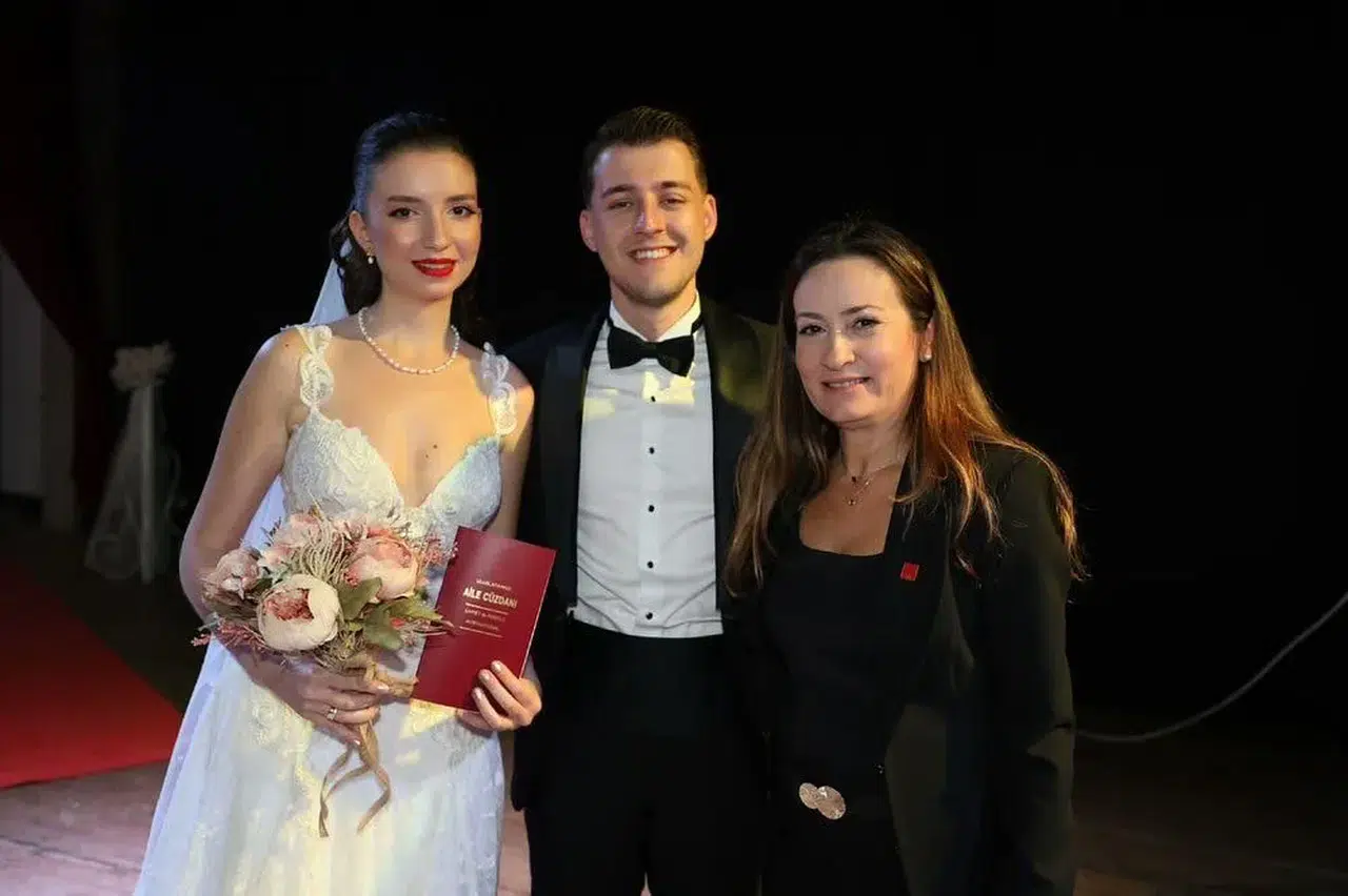 CHP İl Gençlik Kolları Başkanı Onur Çabuk, Buse Taşkent ile Dünyaevine Girdi