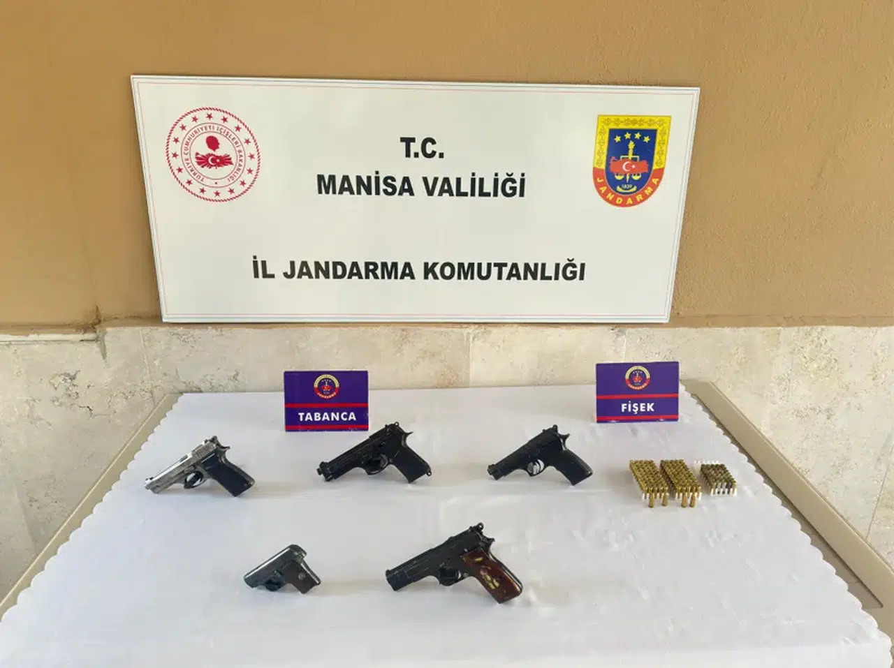 Manisa'da silah kaçakçılığı operasyonu