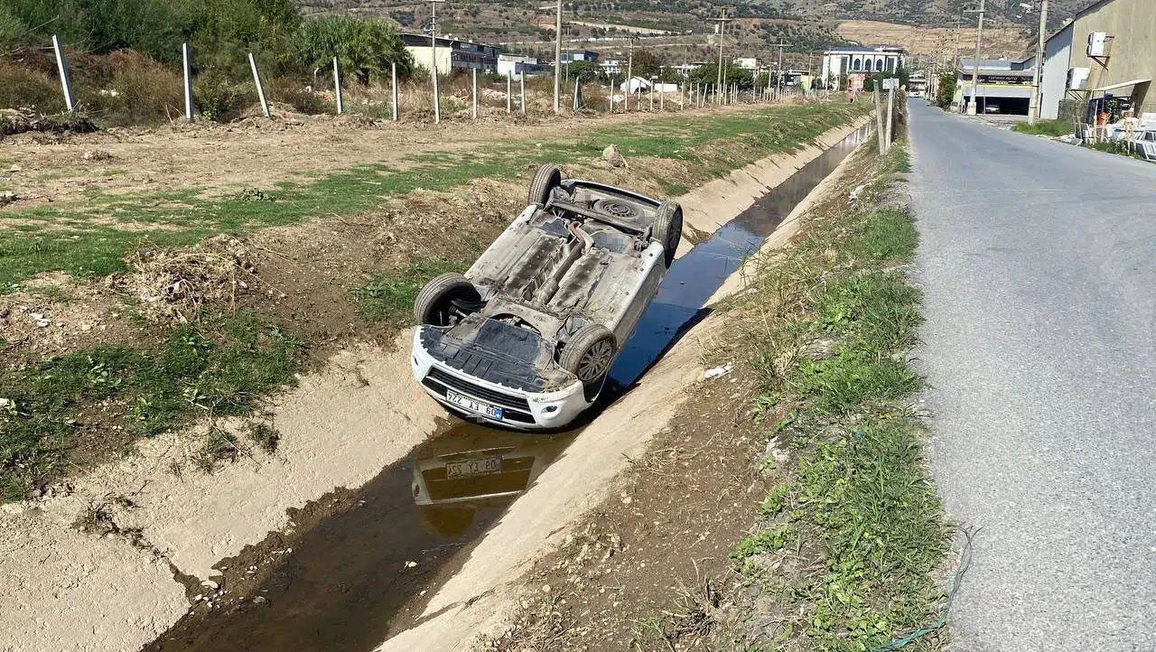 Otomobil kanala uçtu