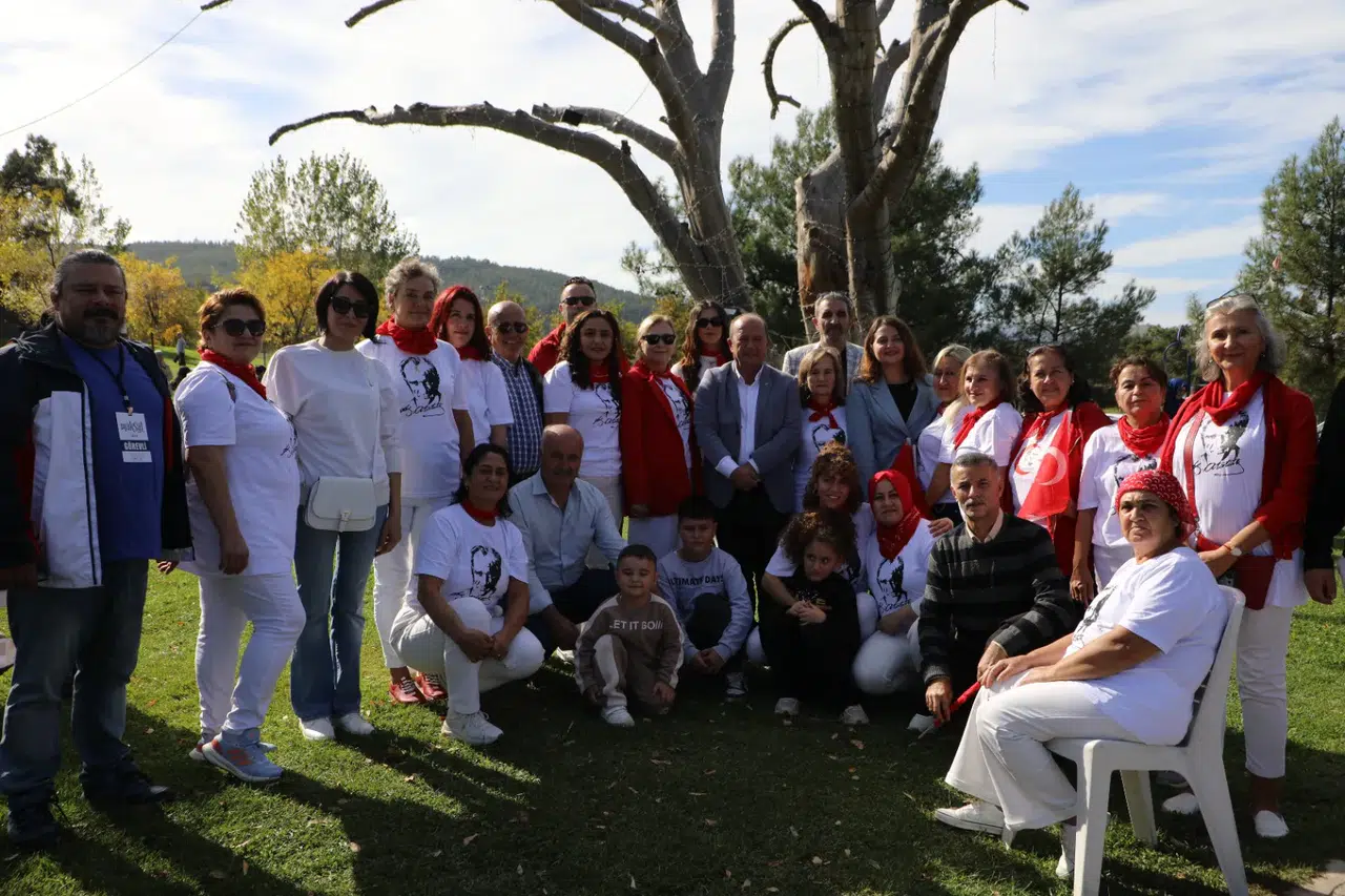Cumhuriyet coşkusu Yunusemre'yi sardı