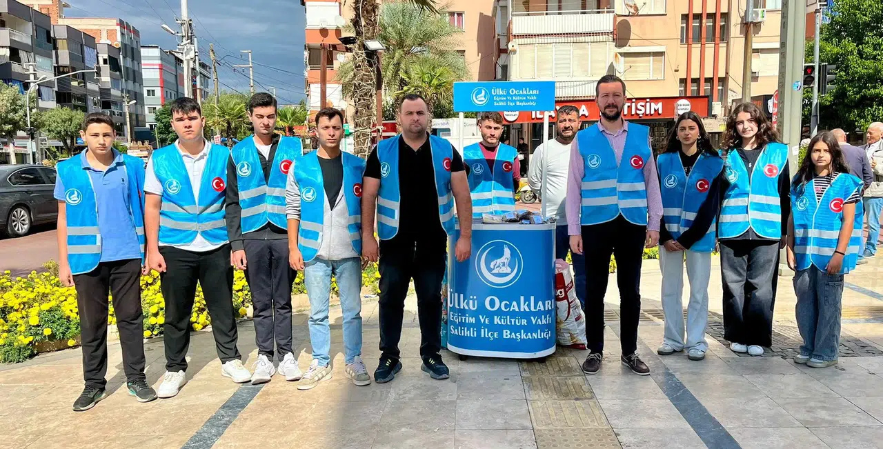 Salihli Ülkü Ocakları'ndan mama desteği